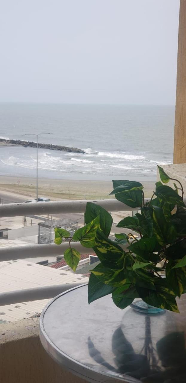 Frente Al Mar En Cartagena Apartamento Exterior foto